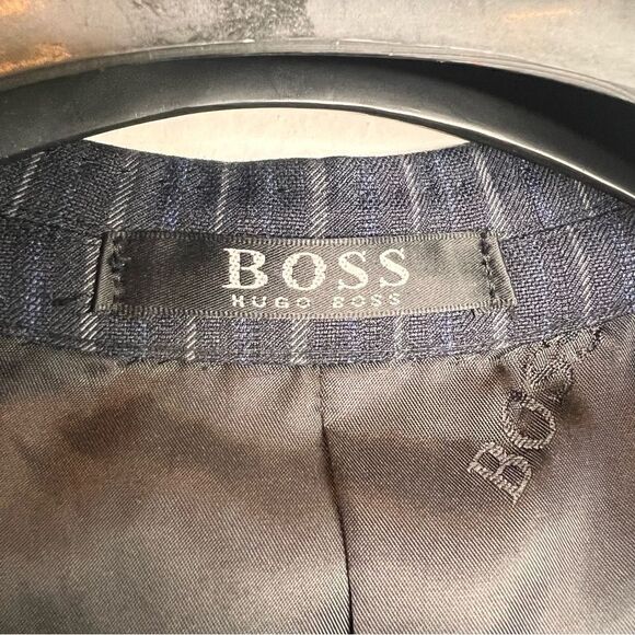 Hugo Boos wool striped man’s suit jacket and pants - Picture 3 of 13